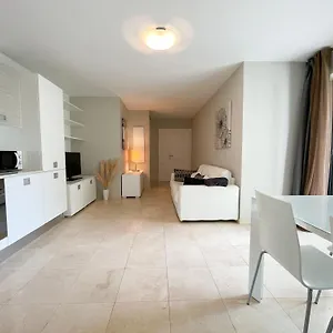 Appartement Deux Pieces, Parking Et Piscine, Beausoleil